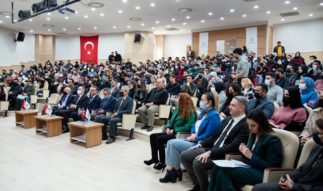 SÜ mezunları, öğrencilerle tecrübelerini paylaştı