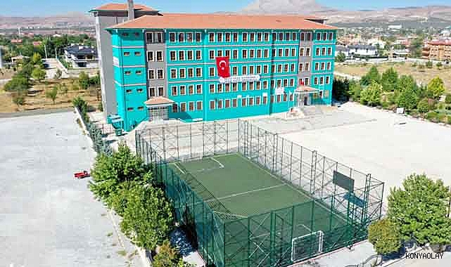 Meram Belediyesi, eğitim yılı öncesinde okullarda seferber oldu