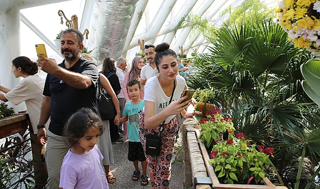 Tropikal Kelebek Bahçesi 450 ziyaretçiyi misafir etti