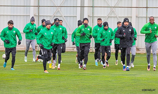 Konyaspor'da futbolcular taktik çalıştı