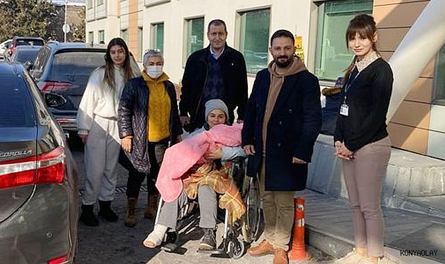 Depremde yaralanan anne bebeğine Konya'da kavuştu