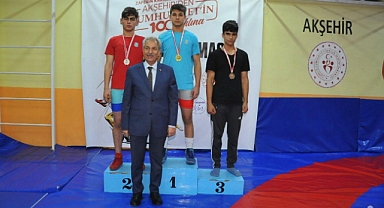 100. yıl şerefine pehlivanlar er meydanında boy gösterdi