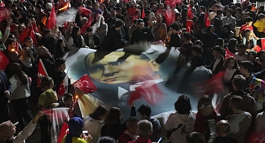 Beyşehir'de binler cumhuriyet için yürüdü