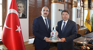 Adalet Bakanı Büyükşehir Belediyesi'nde...