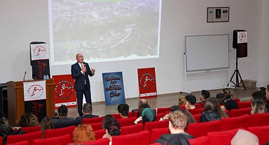 Başkan Kavuş Genç İletişimcilerle bir araya geldi