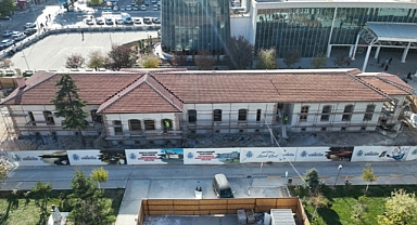Tarihi Hemşirelik Binası restorasyonu devam ediyor