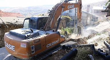 Yeni kanalizasyon şebekelerinin yapımı sürüyor