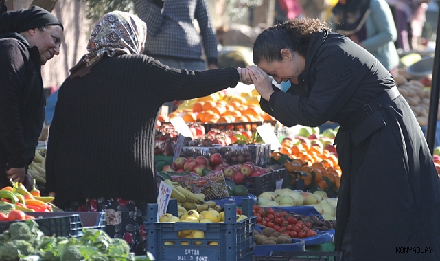 Filiz başkan’a pazarda sıcak karşılama