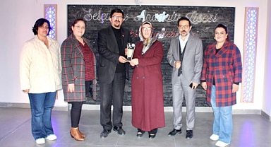 Gönül Gözü Derneği yılın öğretmenini seçti