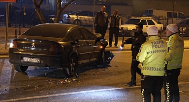 Kaza yapan otomobil çalındı