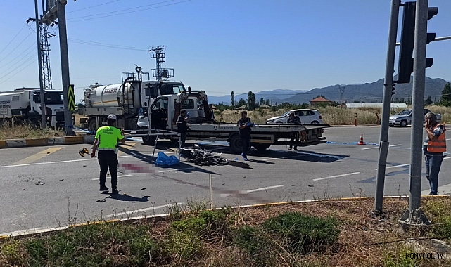 Pikap ve motosiklet çarpıştı