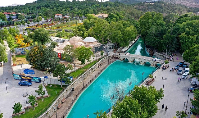 Tarihi Meram Çay Bahçesi açıldı