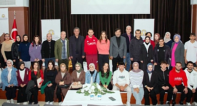 Engelleri aşan sporcular, öğrencilerle buluştu