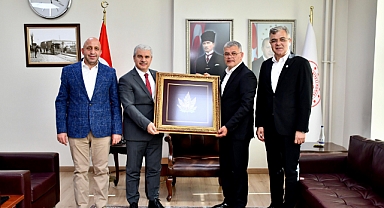 Konyaspor yönetimi Vali Akın'ı ziyaret etti