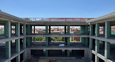 Yenilenen Konya İmam Hatip hızla tamamlanıyor