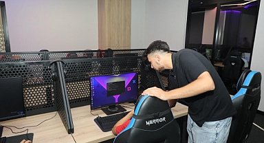 Karatay Ali Ulvi Kurucu Gençlik Merkezi’nde yaz kurslarına yoğun ilgi