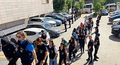 Masaj salonlarına fuhuş operasyonu! 18'i kadın, 19 gözaltı