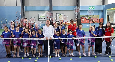 Meram gençliği geleceğe yaz spor okulunda hazırlanıyor