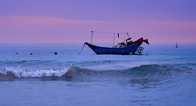 Nijerya'da yolcu teknesi battı: 25 ölü
