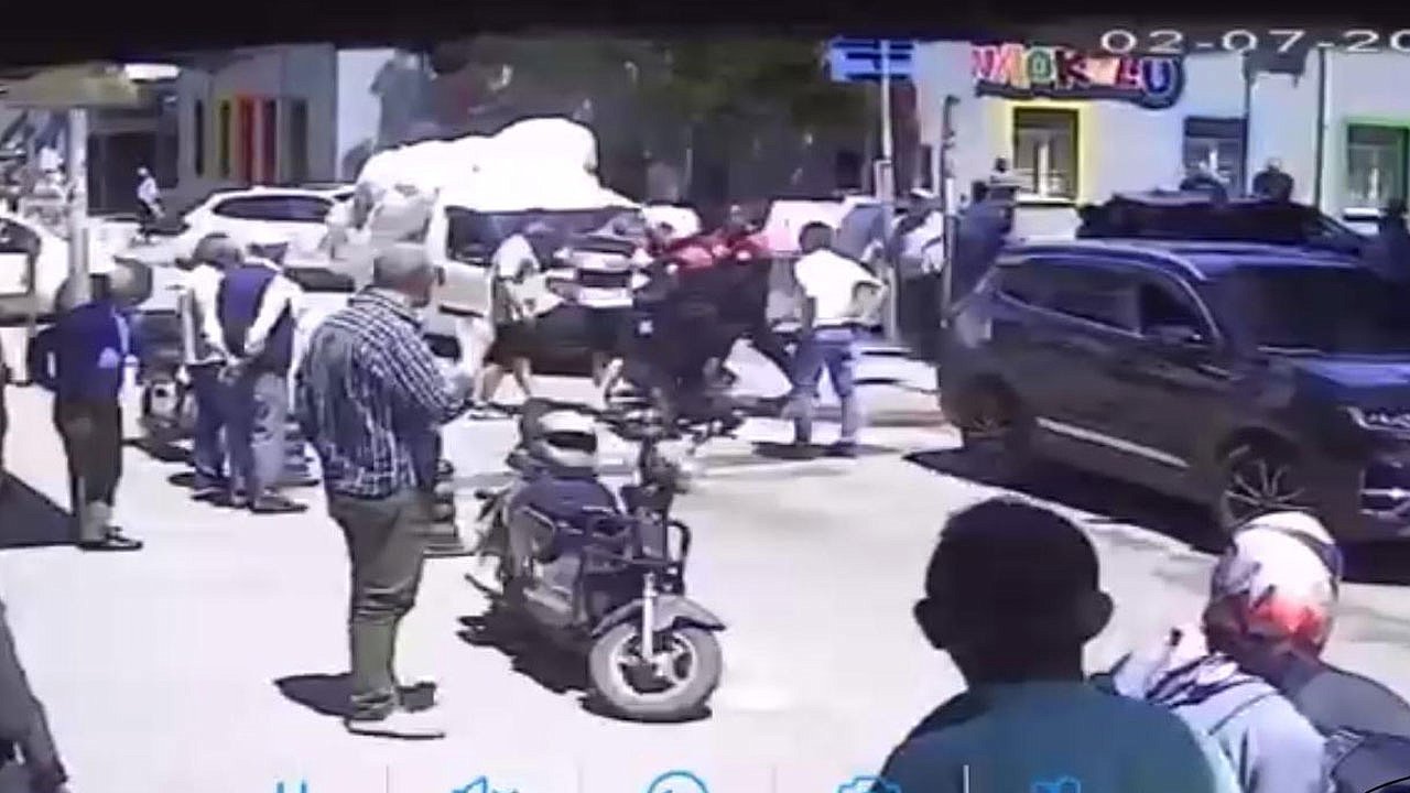 KAVGAYA MÜDAHALE EDEN POLİSE SALDIRAN 3 ŞÜPHELİ ADLİYEDE