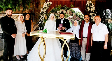 Ayşe ile Eray mutluluğa