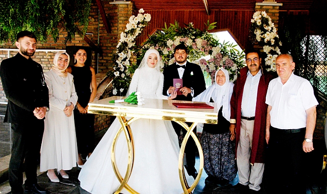 Ayşe ile Eray mutluluğa