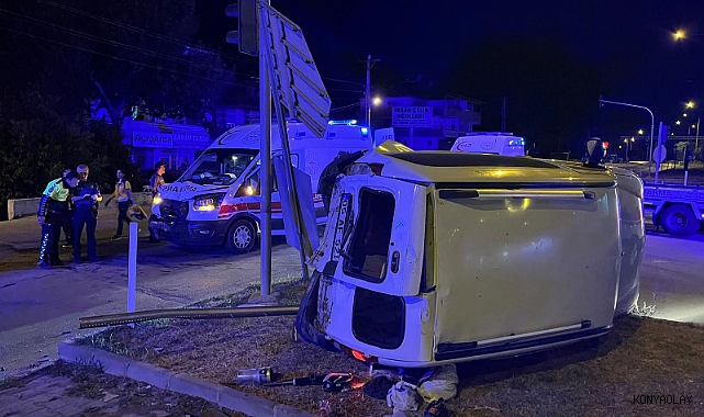 Hafif ticari araç ile ambulans çarpıştı; 5 yaralı