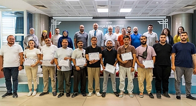 Konya'da basın mensuplarına İHA-1 pilotaj eğitimi