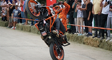Motosiklet şov hayran bıraktı