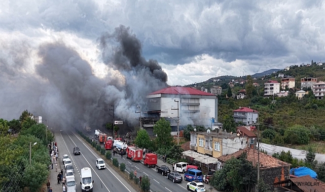 Alışveriş merkezinde yangın çıktı