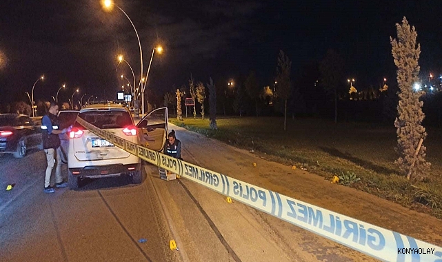 Aracının önünü kesen kişiler tarafından yaralandı