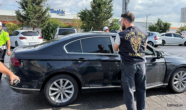 Esenyurt'ta polis ekiplerinden okul çevresinde denetim