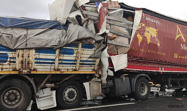 Ereğli'de 2 tır ve 1 minibüsün karıştığı kazada 1 ölü, 3 yaralı