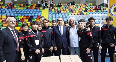 Konya'da amatör spor kulüplerine malzeme desteği