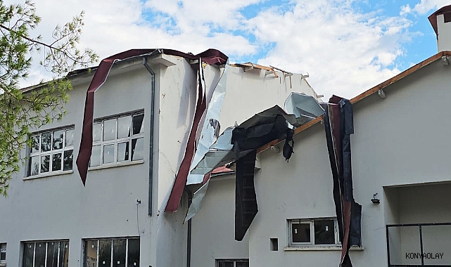 Lisenin çatısı böyle uçtu!