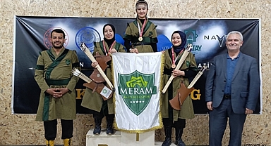 Meramlı kadın sporcular büyük bir başarıya imza attı