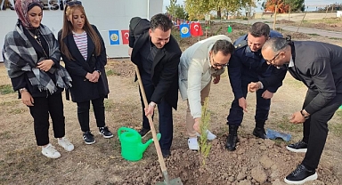 Beyşehir'de fidanlar toprakla buluştu   