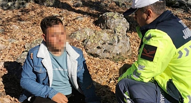 Dağlık alanda kaybolan genci jandarma buldu
