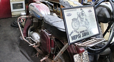 Hurdaya dönen Jawa motosikletler atölyede yeniden gün yüzüne çıkıyor