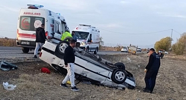 Konya’da Meydana Gelen Araç Devrilmesinde 5 Kişi Yaralandı