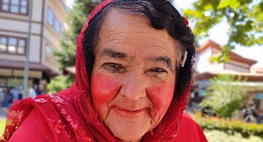 Konya'nın kırmızı simgesi Sultan Abla hastaneye kaldırıldı