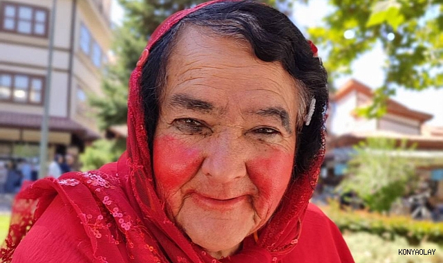 Konya'nın kırmızı simgesi Sultan Abla hastaneye kaldırıldı