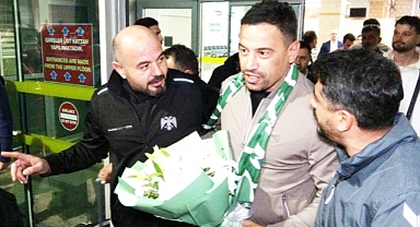Konyaspor'un yeni teknik direktörü Çağdaş Atan, Konya'ya geldi