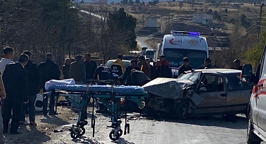 Korkutan Kaza: Çarpışan Araçlardan 3 Kişi Yaralı Çıktı