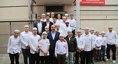 Başkan Altay hafızlık öğrencileriyle bir araya geldi