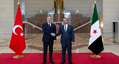 Dışişleri Bakanı Fidan, Milli Savunma Bakanı Güler ve MİT Başkanı Kalın, Suriye Devlet Başkanı eş-Şara ile görüştü 