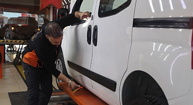 Hava yastıkları silikonlu, 11 değişik parçayla toplanan otomobil pes dedirtti 