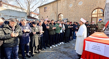 Hayatını kaybeden uzman çavuş Arı, son yolculuğuna uğurlandı 