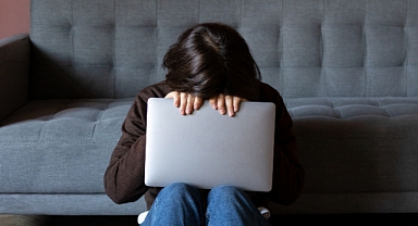 Her 6 kişiden 1'i yalnızlıktan etkileniyor