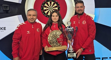 İngiltere’de fırtına gibi esen Zehra dünya şampiyonu oldu